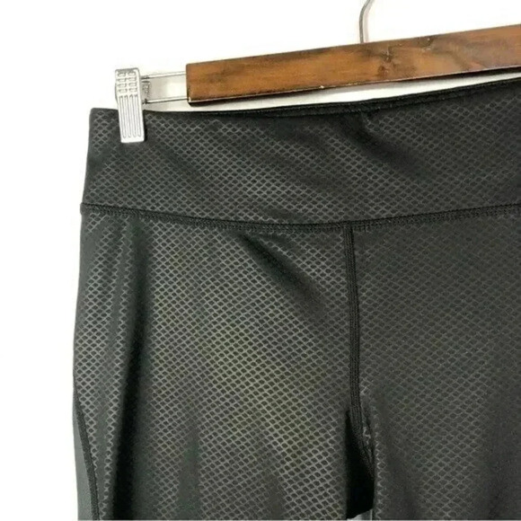 Zumba ID Strong Black Textured Mid Rise Athletic Leggings L - Picture 3 of 3